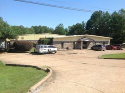 Pre-foreclosure in  AIR PARK RD Tupelo, MS 38801