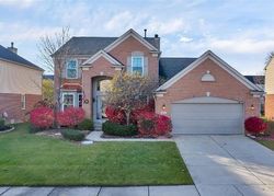 Pre-foreclosure in  RATTLE RUN DR Macomb, MI 48044