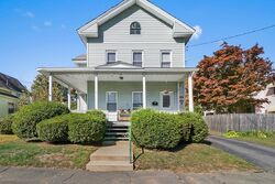  Charles St, Westfield MA