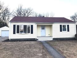 Pre-foreclosure in  BACON ST Oxford, MA 01540