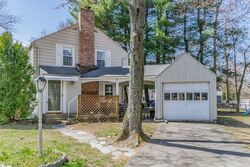  Donbray Rd, Springfield MA