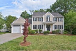 Pre-foreclosure in  TIFFANY LN Rockland, MA 02370