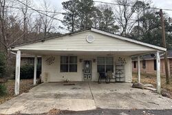 Pre-foreclosure in  RUTH DR Hammond, LA 70401