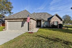 Pre-foreclosure in  BLYTHWOOD BLVD Ponchatoula, LA 70454