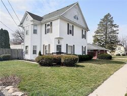 Pre-foreclosure in  S 8TH AVE W Newton, IA 50208