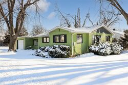 Pre-foreclosure in  W WILLMAN ST Hiawatha, IA 52233