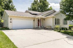  Scott Dr, West Branch IA