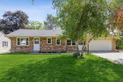  E 14th St S, Newton IA