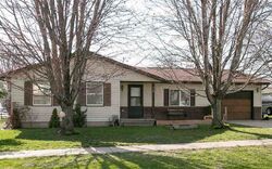  Mapel Dr, Lone Tree IA