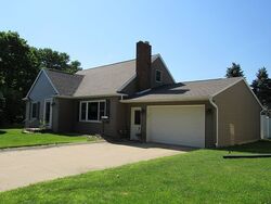  W Buckeye St, Monticello IA