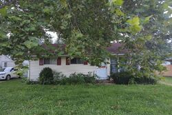 Pre-foreclosure in  JOHNSTON ST Galesburg, IL 61401