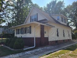 Pre-foreclosure in  N WASSON ST Streator, IL 61364