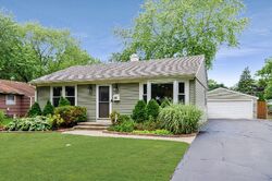 Pre-foreclosure in  DOVE ST Rolling Meadows, IL 60008