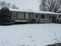  Meadowlane Dr, Catlin IL