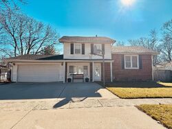 Pre-foreclosure in  SANGAMON DR Champaign, IL 61821