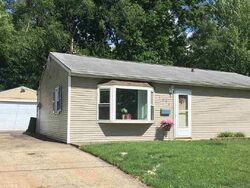 Pre-foreclosure in  N 15TH ST Pekin, IL 61554