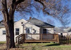 Pre-foreclosure in  N 9TH ST Pekin, IL 61554