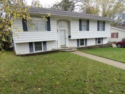 Pre-foreclosure in  RIDGE DR Freeport, IL 61032
