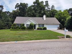 Pre-foreclosure in  HARMONY EAST DR Gainesville, GA 30507