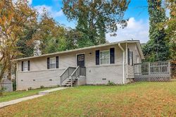Pre-foreclosure in  WHITE OAK AVE SW Atlanta, GA 30310