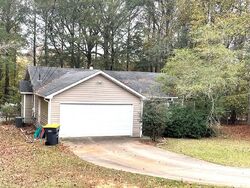 Pre-foreclosure in  NICOLE WAY Senoia, GA 30276