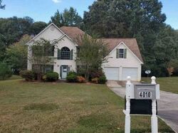 Pre-foreclosure in  PEACHTREE FARMS RD Rex, GA 30273