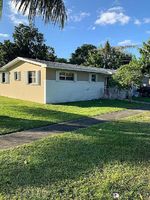 Pre-foreclosure in  NE 3RD AVE Miami, FL 33162