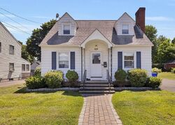 Pre-foreclosure in  GROVE ST Windsor Locks, CT 06096