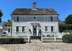 Pre-foreclosure in  CLIFF ST Stonington, CT 06378