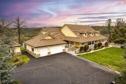 Pre-foreclosure in  SUMMER CREEK RD Shingle Springs, CA 95682