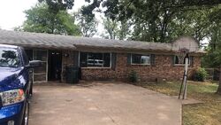 Pre-foreclosure in  NORTHSHORE DR Hot Springs National Park, AR 71913