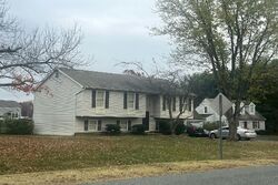 Pre-foreclosure in  HEATHER GREENS CIR Spotsylvania, VA 22553