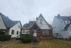 Pre-foreclosure in  HILLER AVE Cleveland, OH 44119