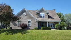  E Meadow Ter, Oak Creek WI