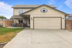 Pre-foreclosure in  YANKEE DR Pasco, WA 99301