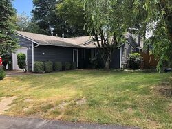 Pre-foreclosure in  NE 138TH PL Kirkland, WA 98034