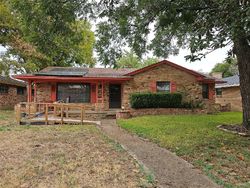 Pre-foreclosure in  OAK MEADOWS DR Dallas, TX 75232