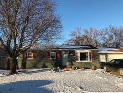 Pre-foreclosure in  W 16TH ST Sioux Falls, SD 57106