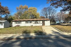 Pre-foreclosure in  TRAVERSE LN Saint Louis, MO 63134