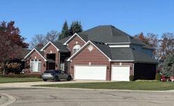 Pre-foreclosure in  ROYAL BIRKDALE DR Oxford, MI 48371