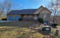 Pre-foreclosure in  LANSING LN Waynesville, MO 65583
