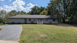  Oak Grove Ave, Monett MO