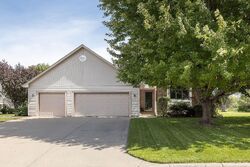 Pre-foreclosure in  W PRESERVE BLVD Burnsville, MN 55337