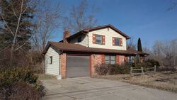 Pre-foreclosure in  S LINDEN RD Flint, MI 48507