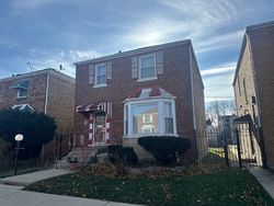 Pre-foreclosure in  W QUINCY ST Chicago, IL 60644
