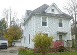 Pre-foreclosure in  E MADISON ST Paris, IL 61944