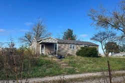 Pre-foreclosure in  E IL HIGHWAY 142 Opdyke, IL 62872