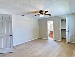 Pre-foreclosure in  FREEPORT DR Deltona, FL 32725