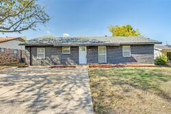 Pre-foreclosure in  HAWTHORNE LN Plano, TX 75074