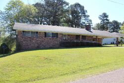  N 9th St, Nashville AR